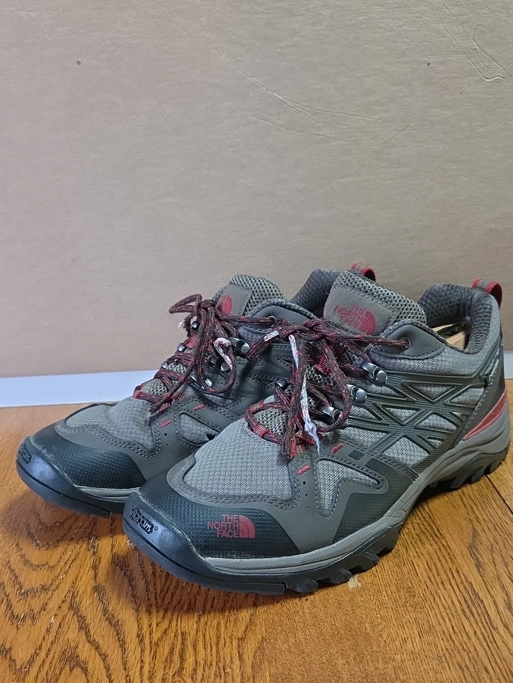 The North Face Hedgehog Fastpack GTX hiking shoes. 2019 Size 9.5 *needs Laces*